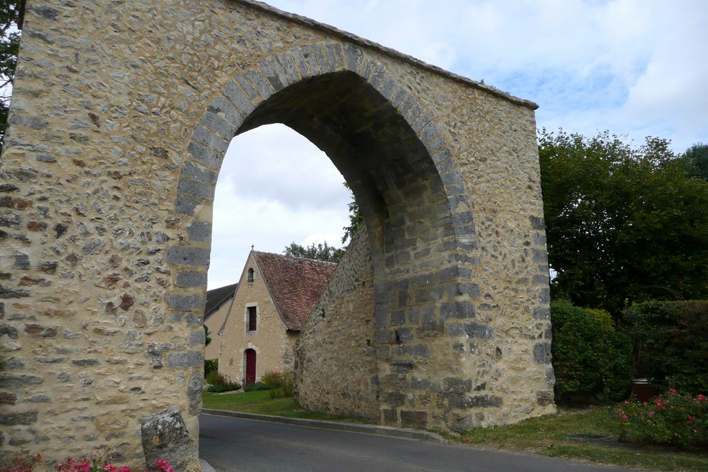 Une des portes du village.